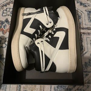 Plessume/Rick Owen’s collaboration
 Used 
Size 11